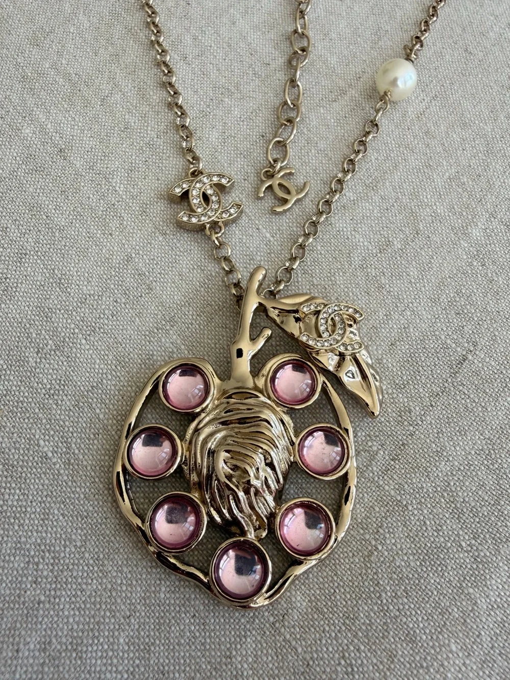 CHANEL Pendant Necklace with Pink Crystal Accents🌸